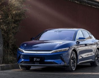 Čínský výrobce aut BYD se poprvé dostal mezi deset největších automobilek světa