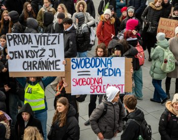 Ostravští gymnazisté si připomněli výročí kolážemi textů na téma Svědectví