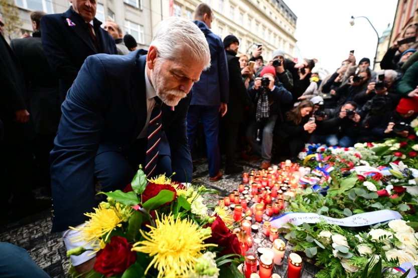 Na Národní třídu přišel Pavel, lidé tleskali, děkovali mu, někteří ho kritizovali