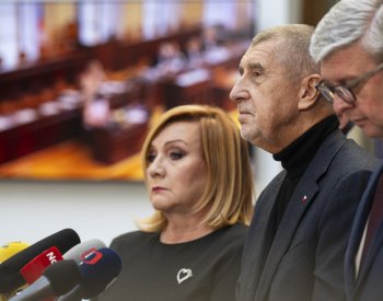 Do konce týdne má Babiš dostat od SPD a Motoristů nominace na ministry