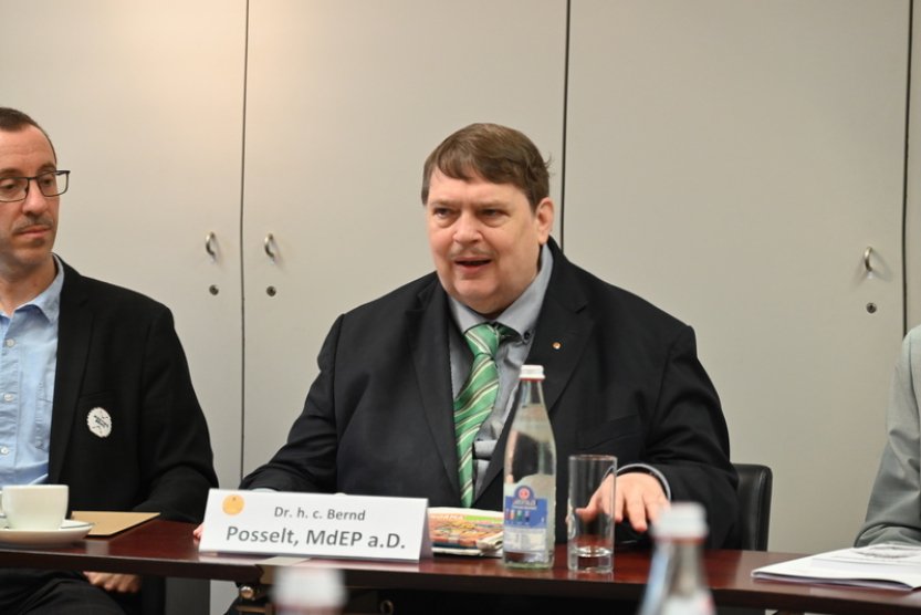 Posselt: Sjezd sudetských Němců v Brně je logický v harmonickém vývoji vztahů