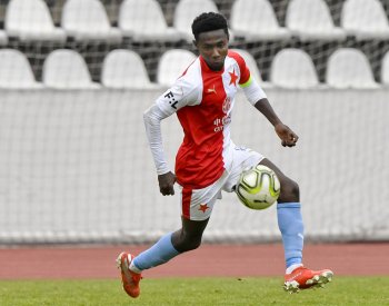 Fotbalista Oscar prodloužil smlouvu se Slavií až do 30. června 2027