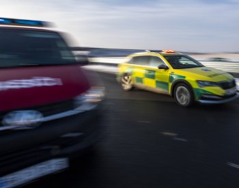 Při srážce aut mezi Litomyšlí a Poličkou zemřeli tři lidé, dva jsou v nemocnici