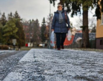 Na jihu Čech a Vysočině se od pondělního večera může tvořit ledovka