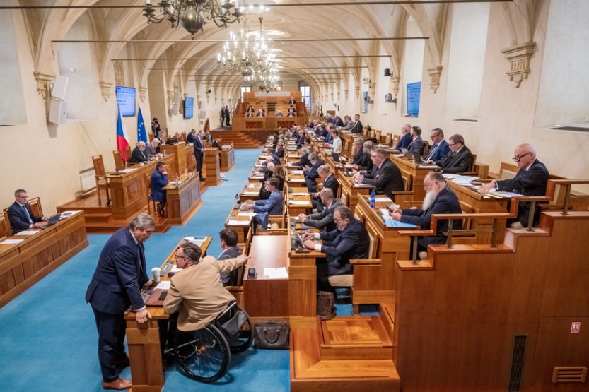V Senátu se poprvé od sněmovních voleb sejdou vedení obou parlamentních komory