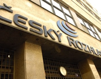 Senát znovu navrhnul právo NKÚ prověřovat hospodaření ČT a ČRo