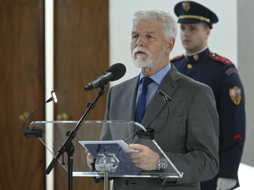 Pavel přijme zástupce Asociace krajů, jednat budou i o financování nepedagogů