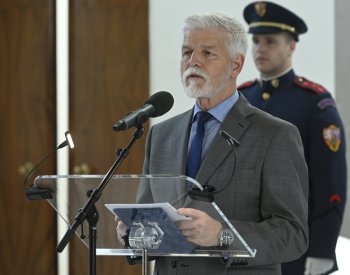 Pavel přijme zástupce Asociace krajů, jednat budou i o financování nepedagogů