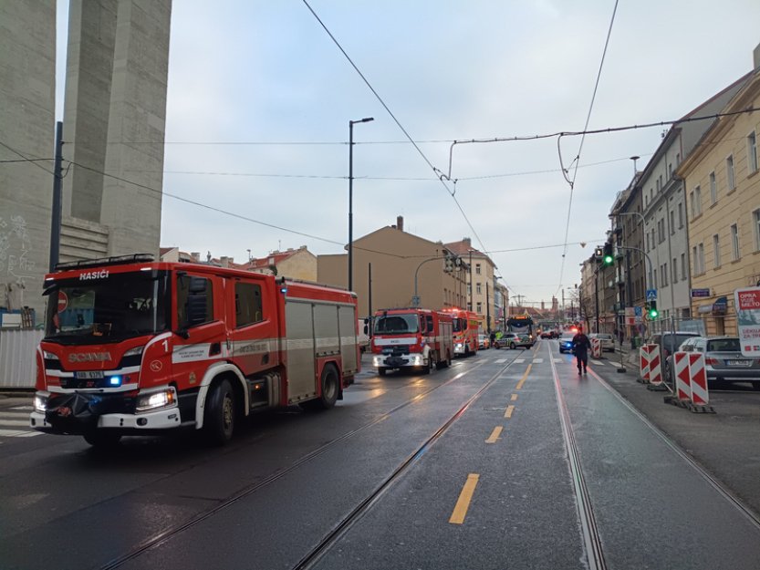 Masivní únik plynu v pražských Nuslích zastavil dopravu