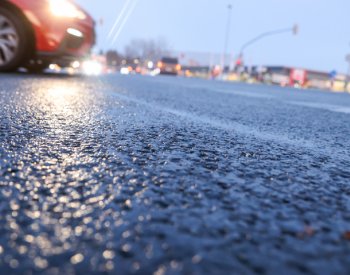 O víkendu nadále hrozí náledí a tvorba ledovky