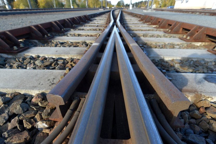 Nákladní vlak ve S.Boleslavi srazil dělníky, kteří chystali výluku, jeden zemřel