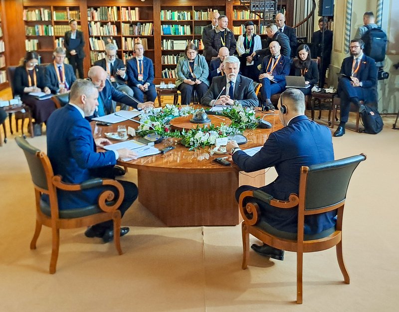 Pavel: Emotivní názory na V4 z obou částí spektra jsou škodlivé