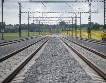 Na trati v Mnichovicích zastavilo provoz vlaků podezření na poškození mostu