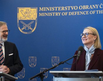 Fiala pokládá za nejpodstatnější, že ČR plní závazek dávat na obranu 2 pct HDP