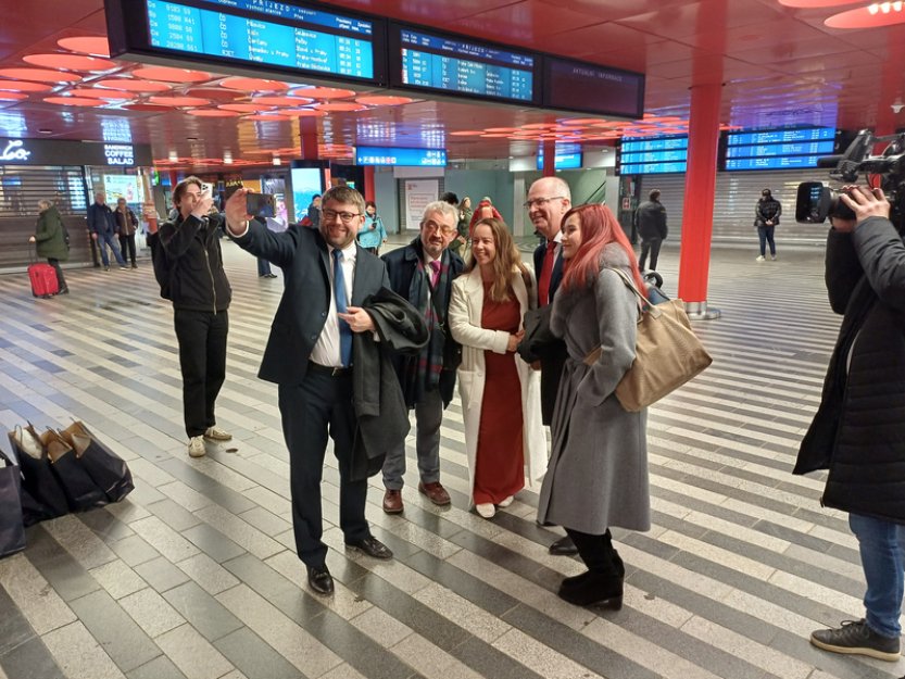 Členové sněmovní opozice odjeli na Slovensko