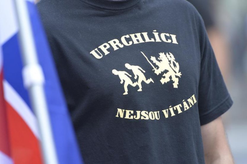 Výzkum: Češi mají k migrantům neutrální až mírně negativní postoj