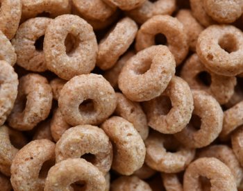 Průmyslově zpracované potraviny zvyšují riziko infarktu a mrtvice, tvrdí studie