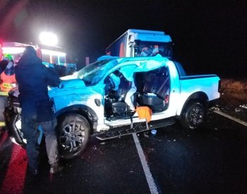 Při nehodě nákladního a osobního auta na Chomutovsku se zranilo pět lidí