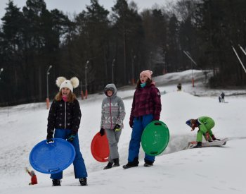 Dětem dnes začínají vánoční prázdniny, do škol se vrátí 5. ledna