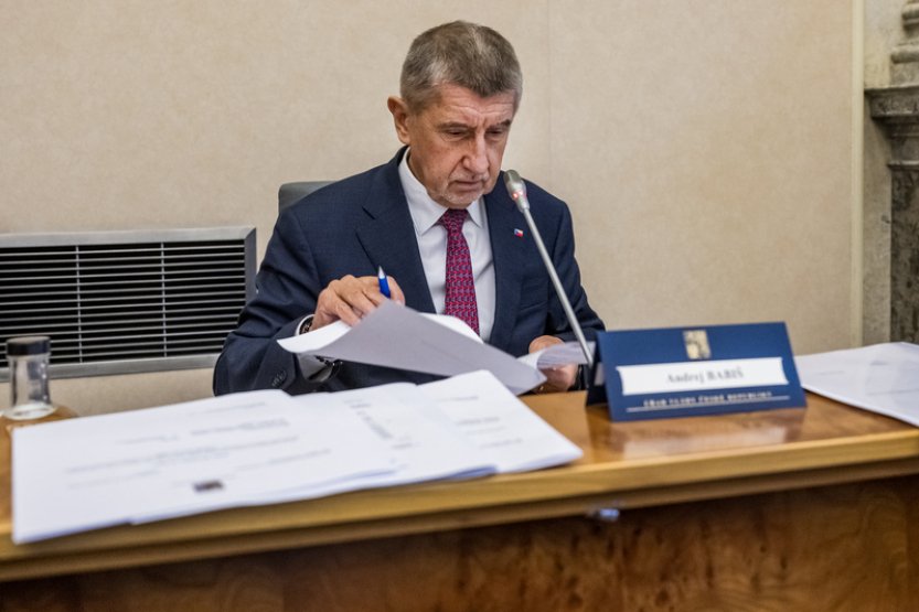 Vláda se bude zabývat personálními změnami na ministerstvech či rozpočtem