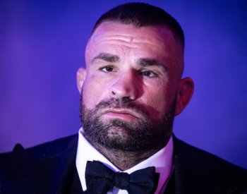 Novinky: Policie zasahovala v domě zápasníka Vémoly, zadržela tři lidi