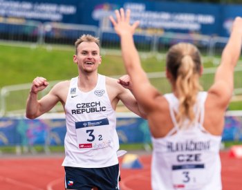 Moderní pětibojaři Hlaváčková s Gryczem získali na MS bronz