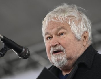 Pithart: Možná, že jsme poslední generace, která ještě žila v demokracii