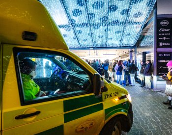 Útočník v obchodním centru v Hradci Králové v pátek použil obušek a sekáček