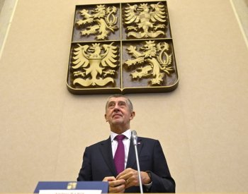 Opoziční senátoři vyzvali Babiše, aby dal Okamurovi najevo, že škodí Česku