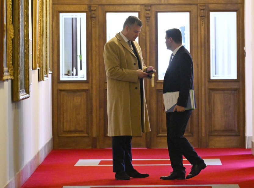 Macinka vyloučil, že by kvůli Pavlově rozhodnutí Motoristé opustili vládu