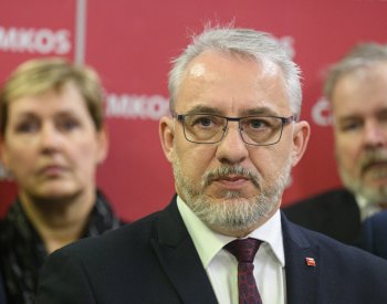 V pondělí se sejde tripartita, po ní bude jednání s vládou o růstu platů