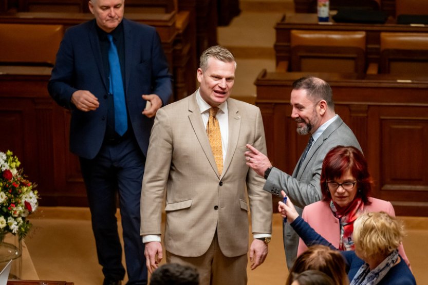 Právník Kysela: Pracovní smlouva poslance Turka na MŽP by byla protizákonná