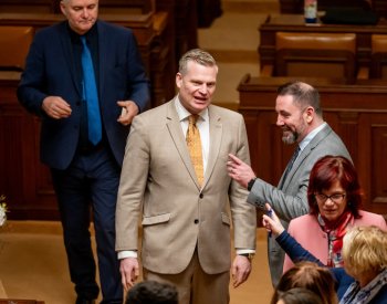 Právník Kysela: Pracovní smlouva poslance Turka na MŽP by byla protizákonná