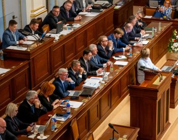 Poslanci projednají odvody živnostníků, čeká je volba místopředsedy Sněmovny