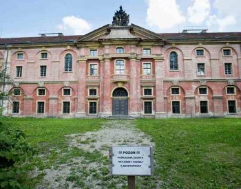 NPÚ vypsal tendr na obnovu pražské barokní Invalidovny za 2,15 miliardy Kč