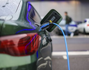 Zastupitelstvo projedná regulaci emisí vozů taxi či prodej radnice Prahy 10