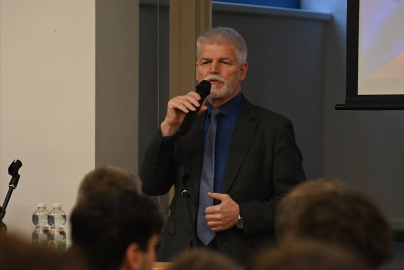 Pavel: Trumpův styl je jako arabský bazar, Evropu přiměl jednat