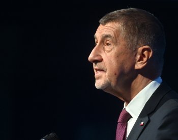 Babiš má spor kolem L-159 za umělý, Pavel už podle něho vede kampaň