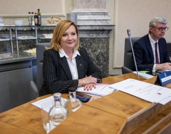 Vláda schválila návrh letošního rozpočtu se schodkem 310 mld. Kč