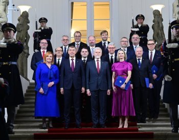 Politologové nevylučují omezení komunikace mezi Hradem a koalicí