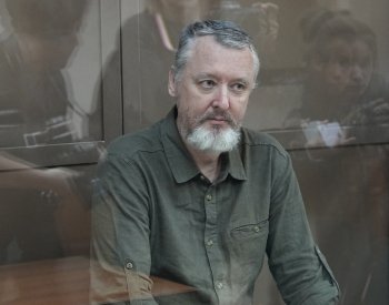 Vůdce proruských separatistů Girkin zůstane ve vazbě, rozhodl soud