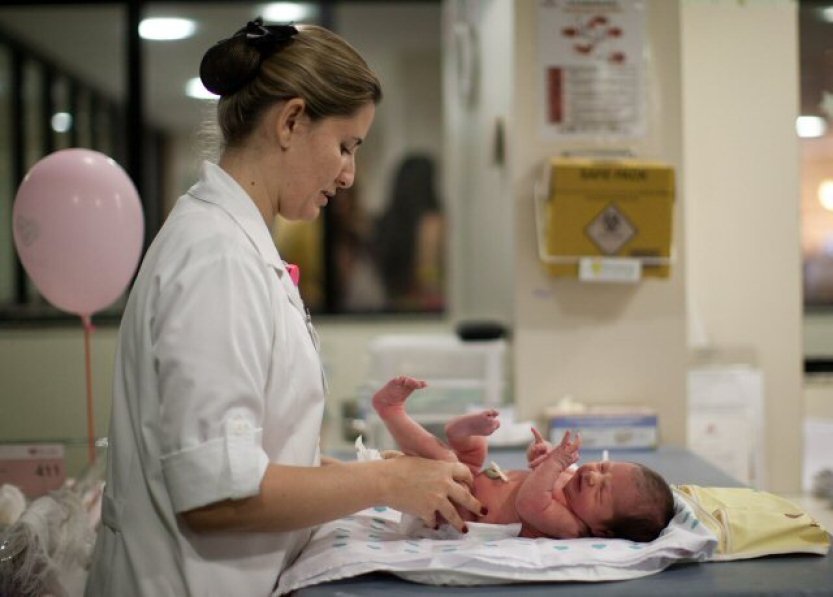 MZd: Některé kojenecké výživy mohou obsahovat toxin, výrobci šarže stahují