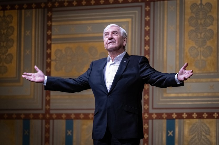 Donutilovi k narozeninám aplaudovalo vyprodané Národní divadlo vestoje