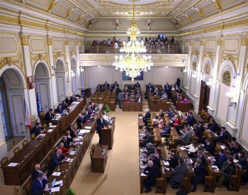 Poslanci projednají změnu zacílení zákona pro lidi v bytové nouzi