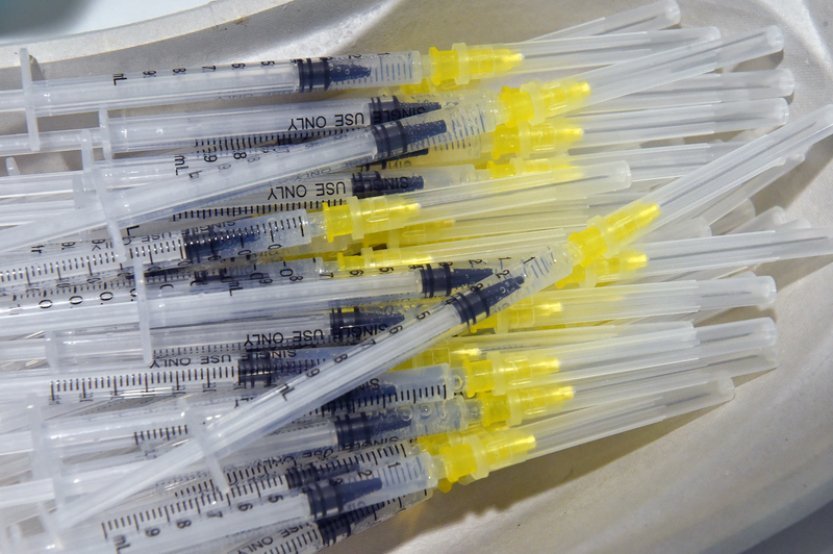 ÚS odmítl rozšířit prostor pro odškodnění následků očkování proti covidu-19