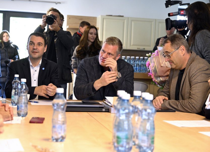 Průzkum: Motoristé by teď do Sněmovny neprošli, hnutí Kuby má těsně pod 5%