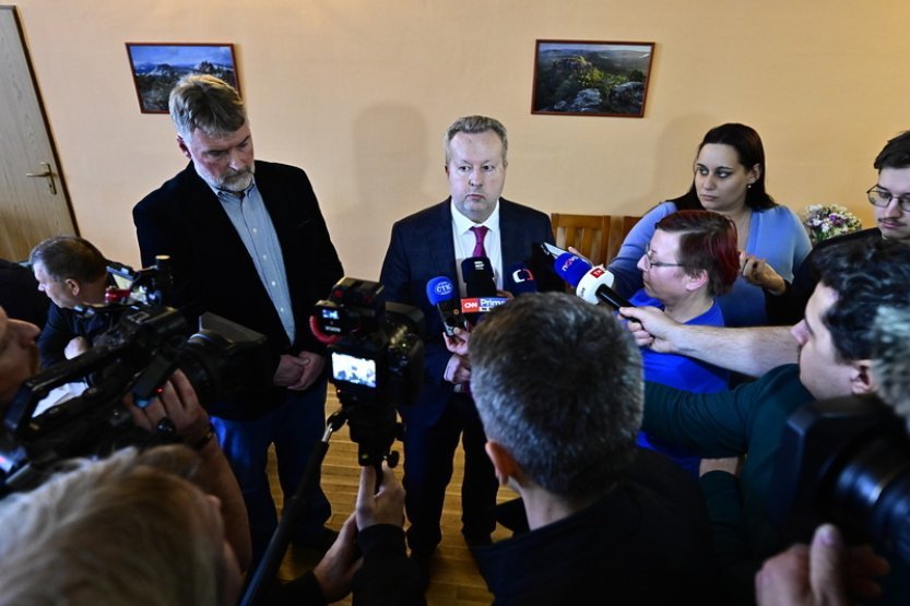 Zastupitelé Chřibské navrhnou udělit oběti střelby vyznamenání