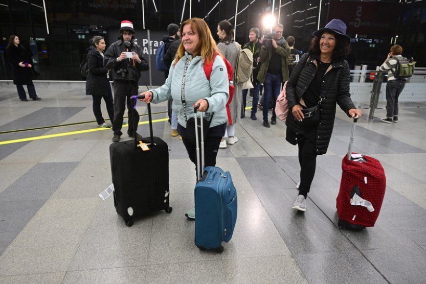 Do Prahy přiletělo první letadlo s turisty od začátku útoků na Írán