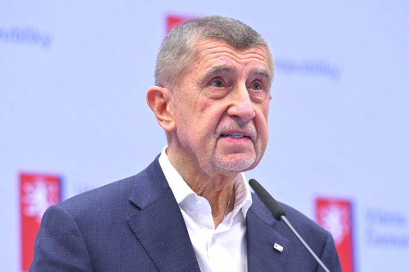 Babiš: Stát pronajal letadlo, které vyzvedne 189 lidí v Jordánsku