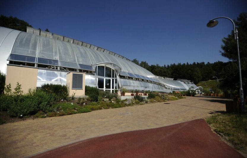 ÚS odmítl stížnost botanické zahrady ve sporu s architektem kvůli skleníku